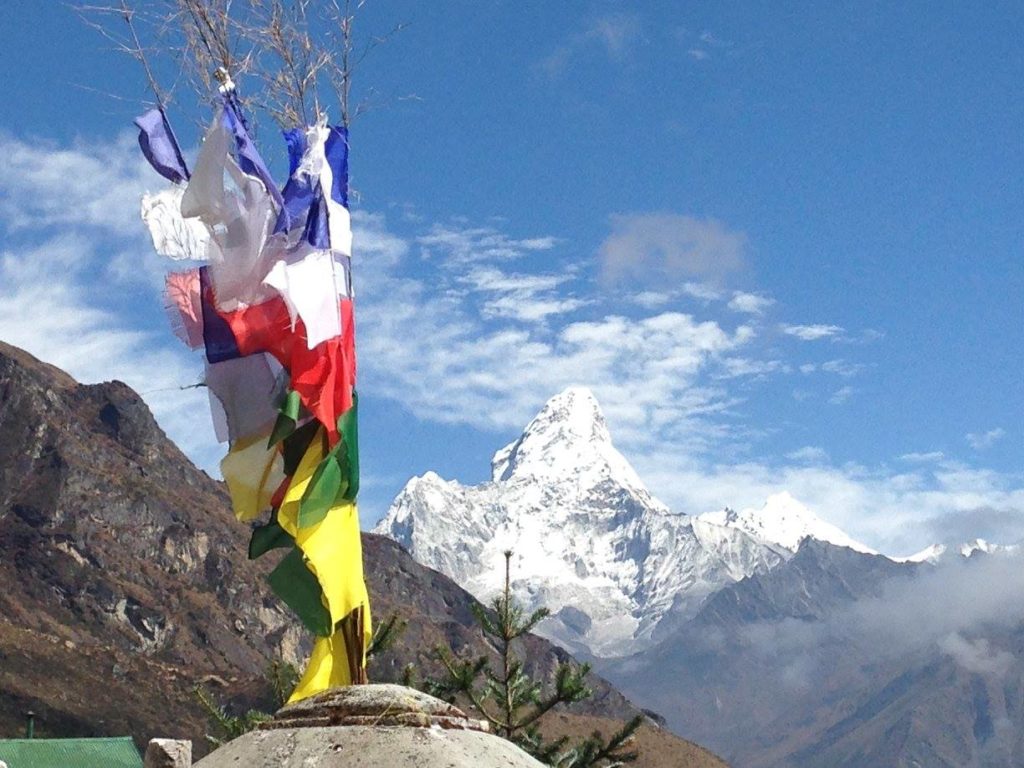 Vista do Ama Dablam, uma das montanhas mais lindas do Himalaia durante o trajeto!