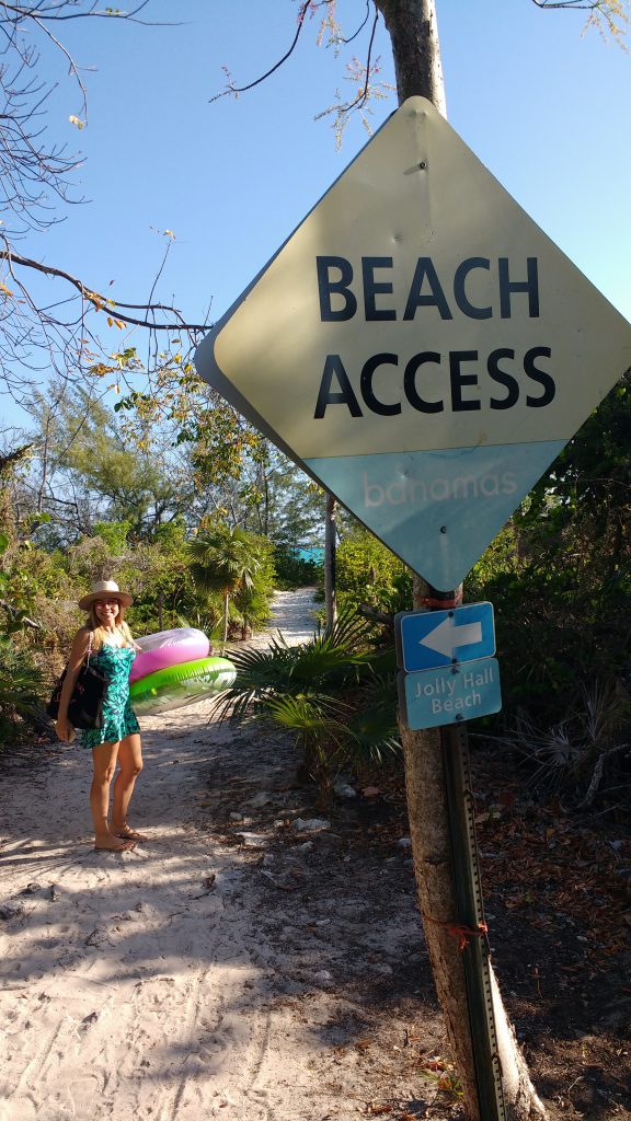 Beach Access com nome da praia, coisa rara por aqui!