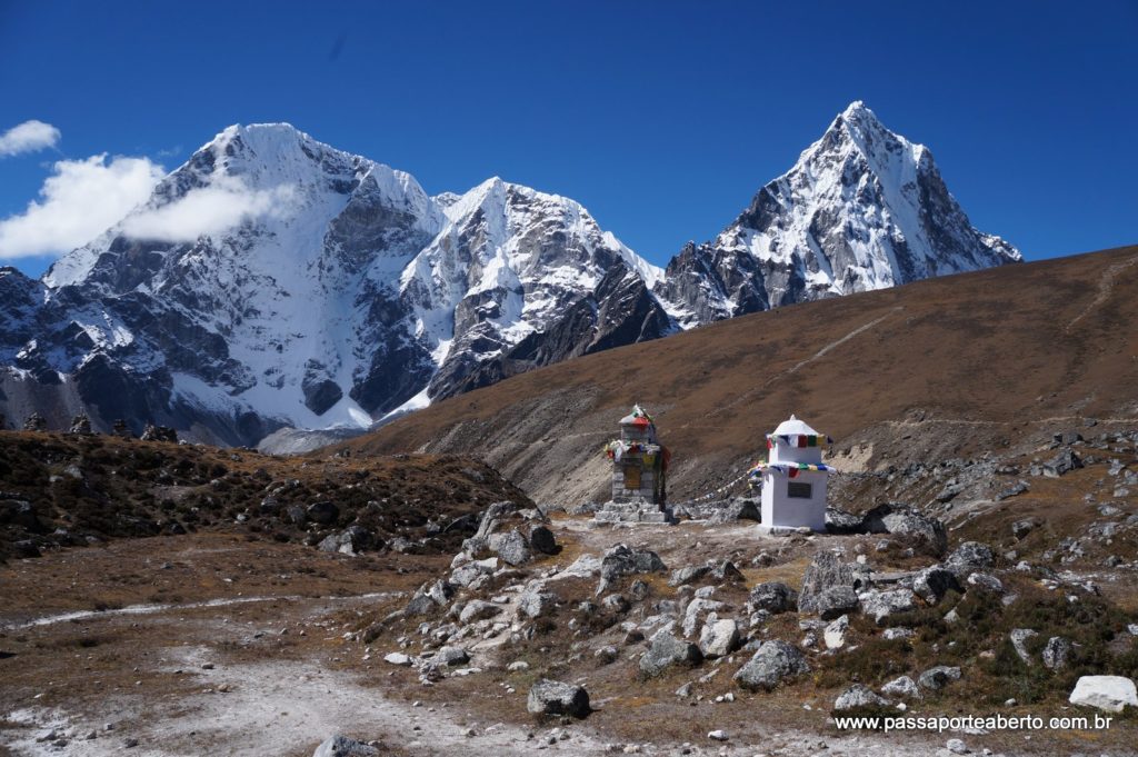 2016-10-13-dughla-sherpa-memorial-lobuche-48