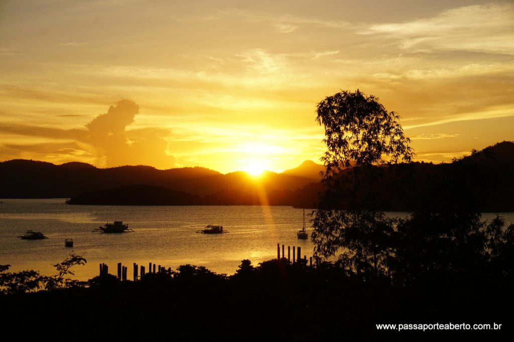 Depois da chuva, um pôr do sol maravilhoso para fechar o nosso primeiro dia!