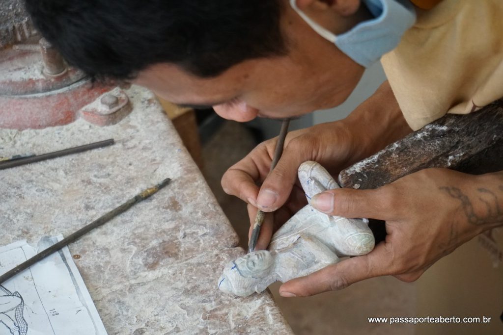Em Artisans Angkor é possível ver o minucioso trabalho dos artesãos!