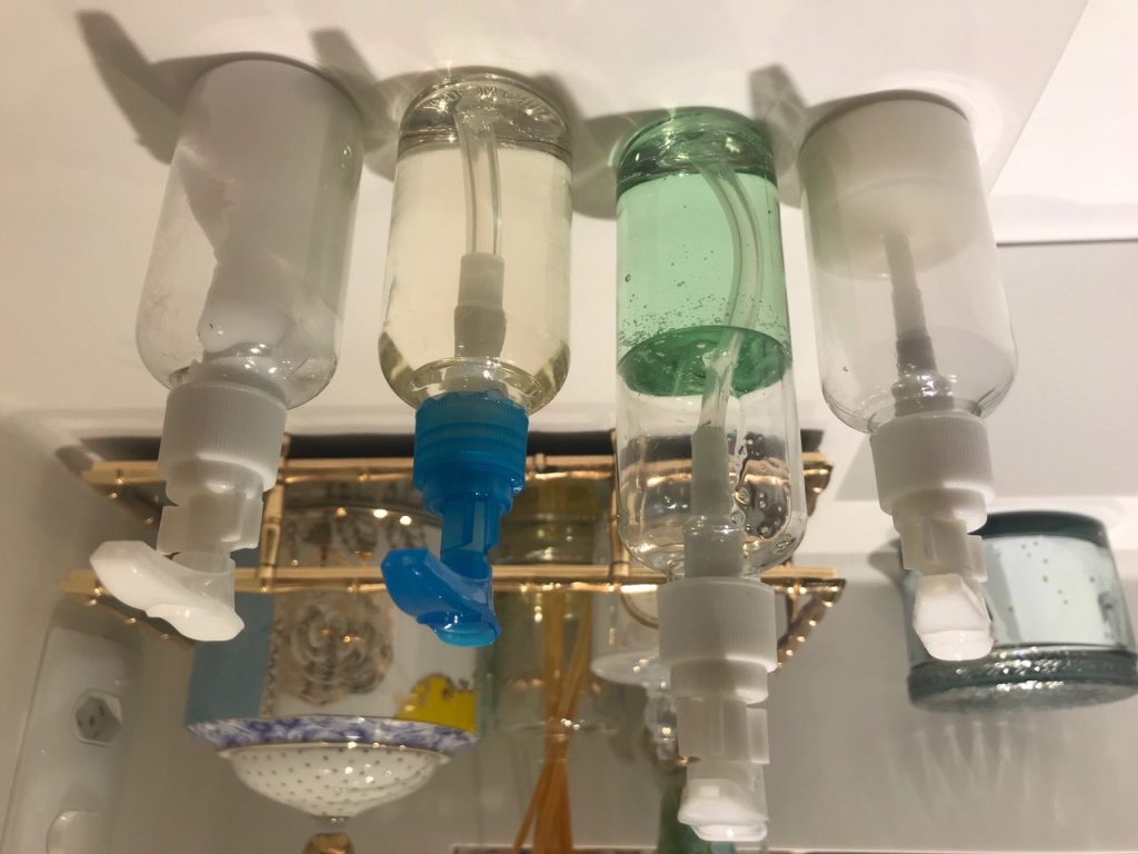 Meus mini frascos! Economizam muito peso e espaço!