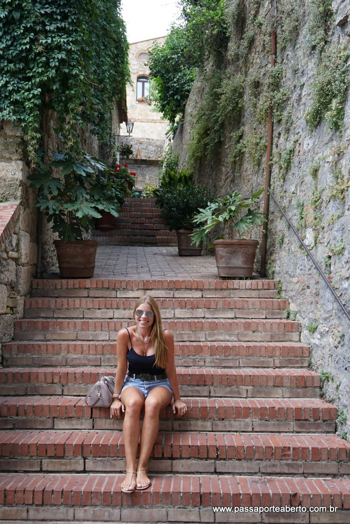Essa escada fica bem ao ladinho do San Gimignano 1300