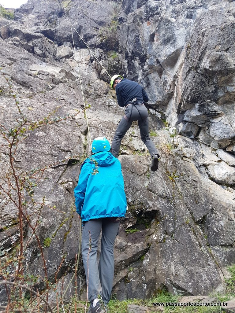 Paulo se aventurando no Rock Climbing