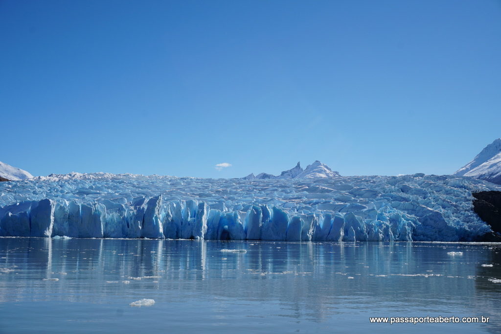 O Glaciar Grey é incrível, e vale a pena fazer este passeio que é pago a parte e o hotel pode reservar pra você! Vou contar mais sobre a experiência num próximo post!